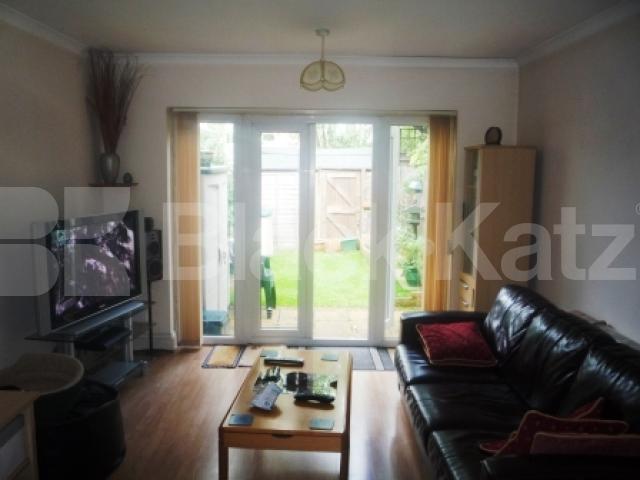 			1 Bedroom, 1 bath, 1 reception Ground Floor Flat			 Maidstone Road, BOUNDS GREEN