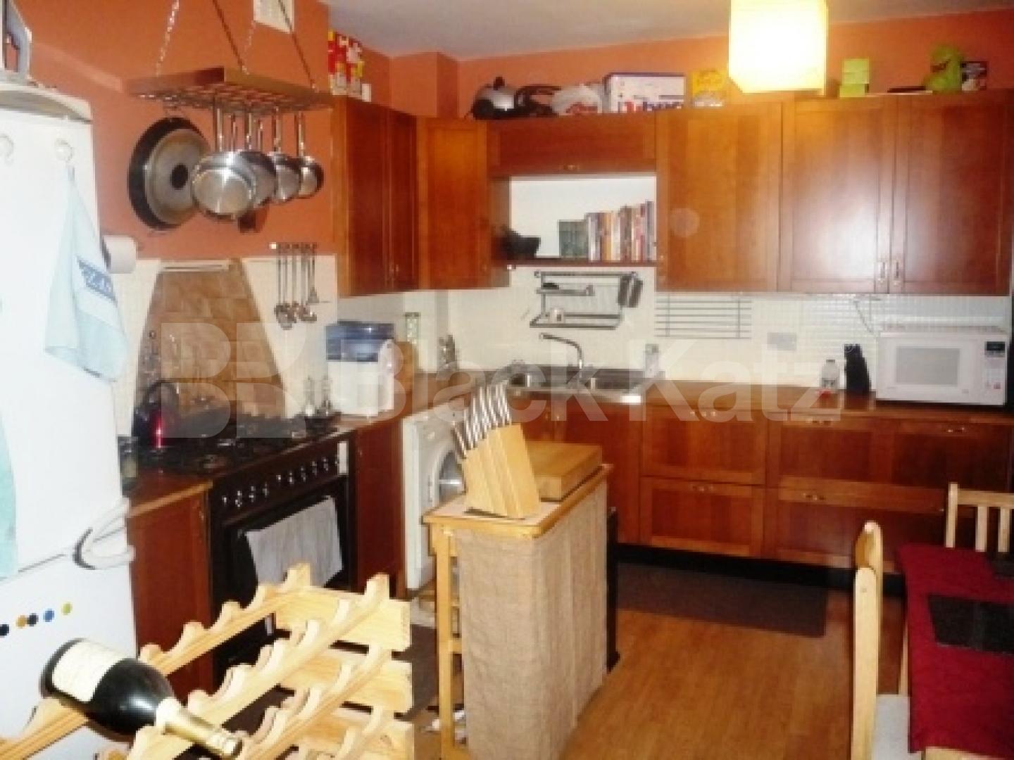 			1 Bedroom, 1 bath, 1 reception Ground Floor Flat			 Maidstone Road, BOUNDS GREEN