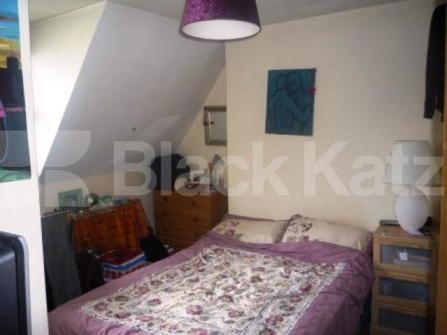 			1 Bedroom, 1 bath, 1 reception Flat			 Maidstone Road, Bounds Green