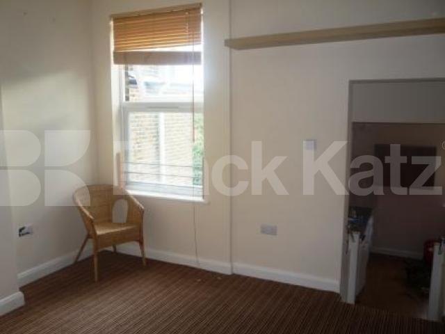 			Studio Apartment, 1 bath, 1 reception Studio			 High Street, HORNSEY