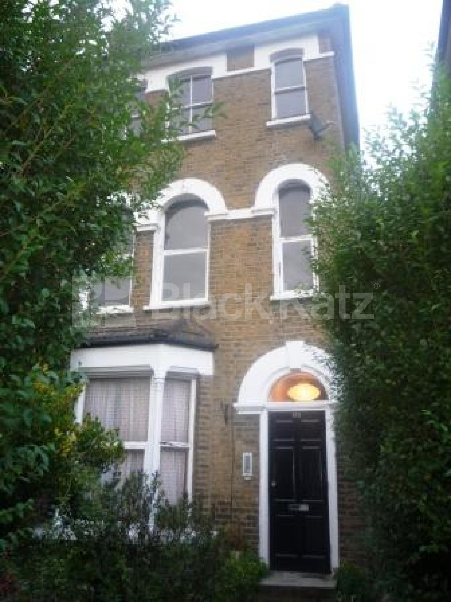 			1 Bedroom, 1 bath, 1 reception Flat			 Park Road, CROUCH END N8