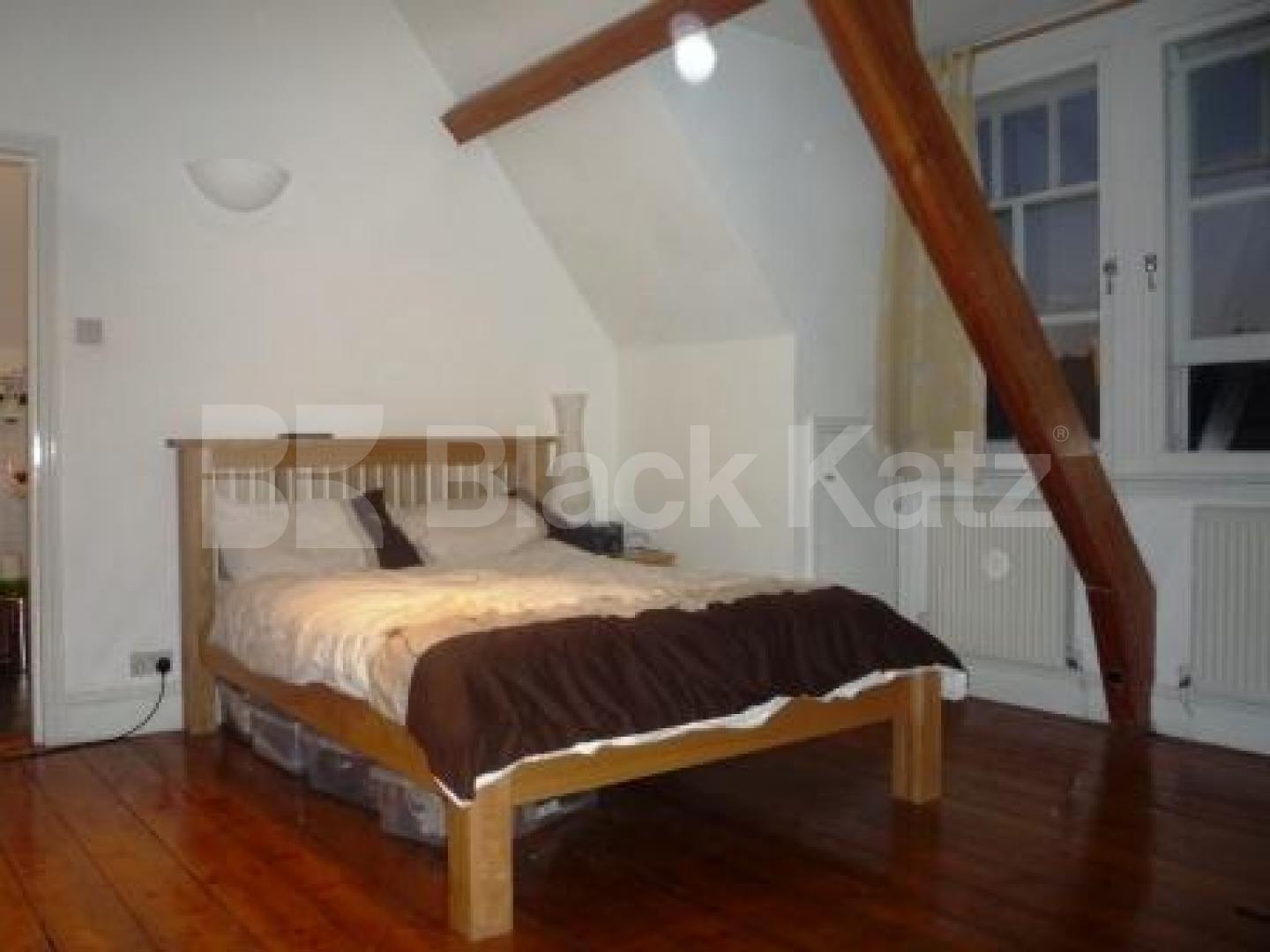 			Stunning, 2 Bedroom, 1 bath, 1 reception Flat			 Park Road, Crouch End