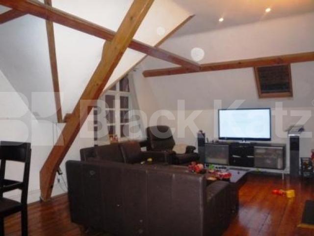 			Stunning, 2 Bedroom, 1 bath, 1 reception Flat			 Park Road, Crouch End