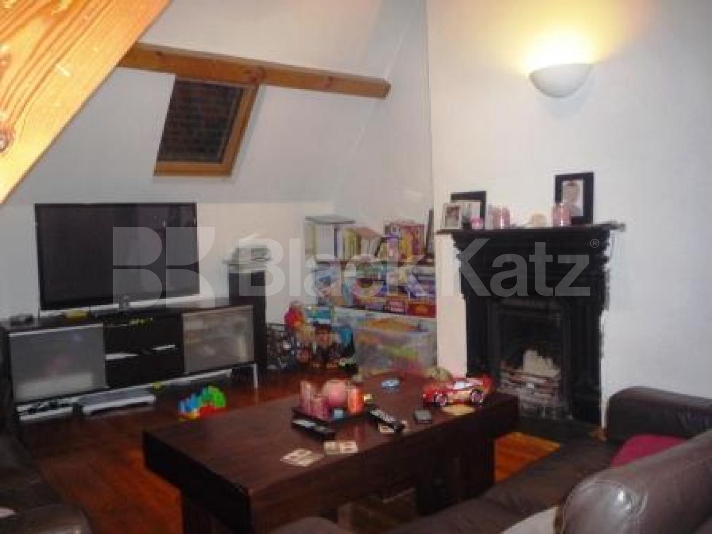 			Stunning, 2 Bedroom, 1 bath, 1 reception Flat			 Park Road, Crouch End