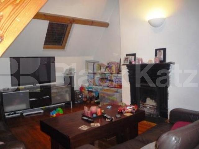 			Stunning, 2 Bedroom, 1 bath, 1 reception Flat			 Park Road, Crouch End