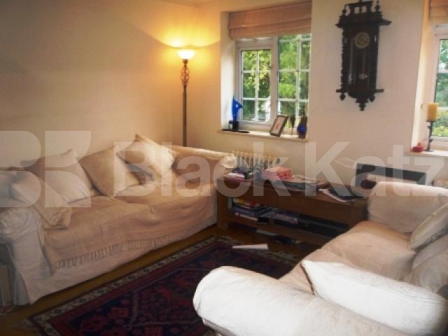 			NEW INSTRUCTION!, 2 Bedroom, 1 bath, 1 reception Flat			 Fortis Green Road, MUSWELL HILL