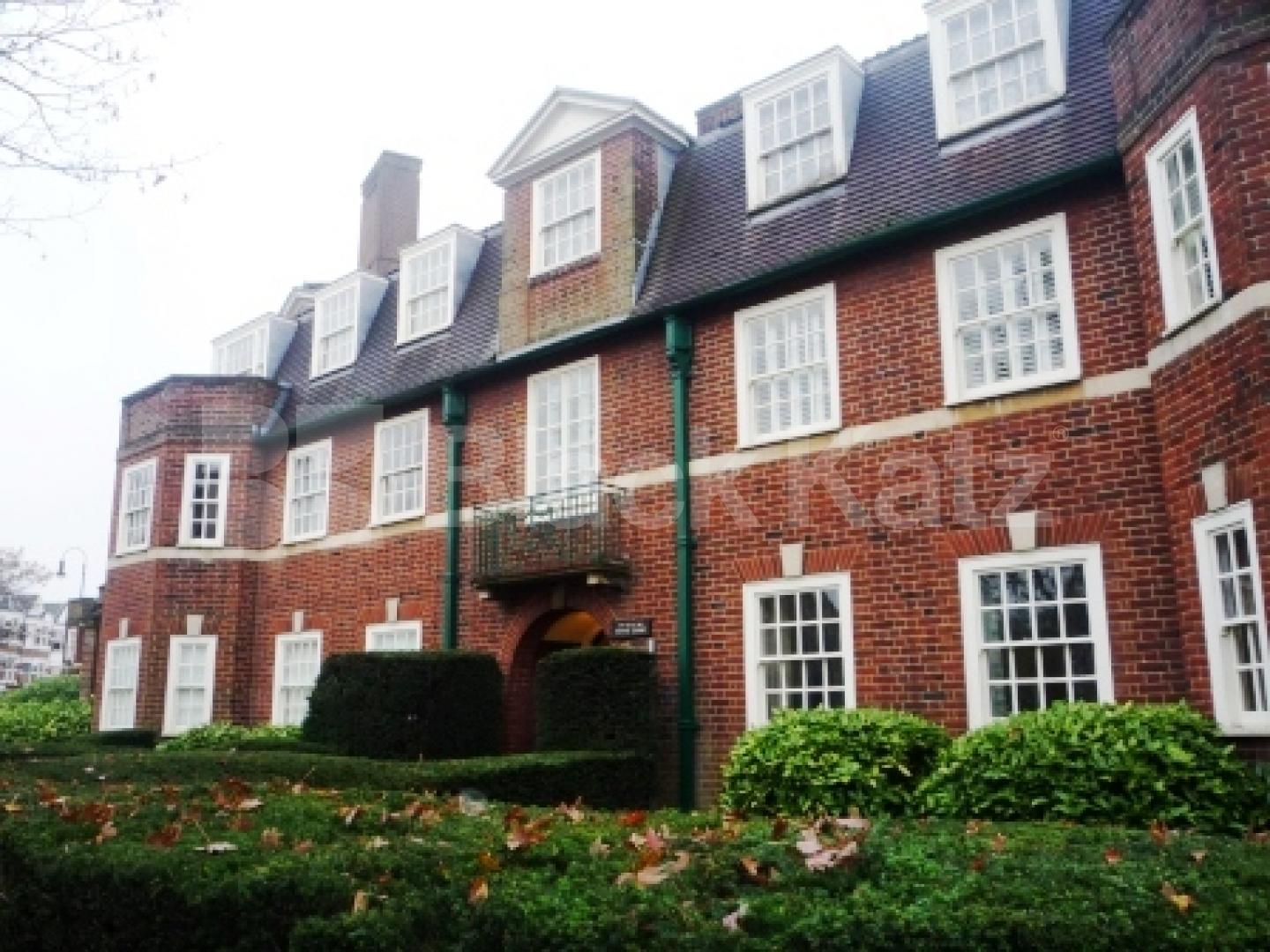 			NEW INSTRUCTION!, 2 Bedroom, 1 bath, 1 reception Flat			 Fortis Green Road, MUSWELL HILL