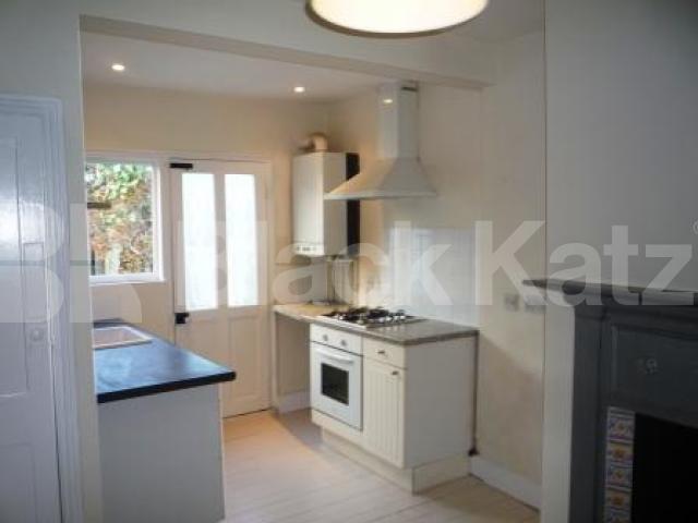 			LET, 2 Bedroom, 1 bath, 1 reception Ground Floor Flat			 Nightingale Lane, CROUCH END