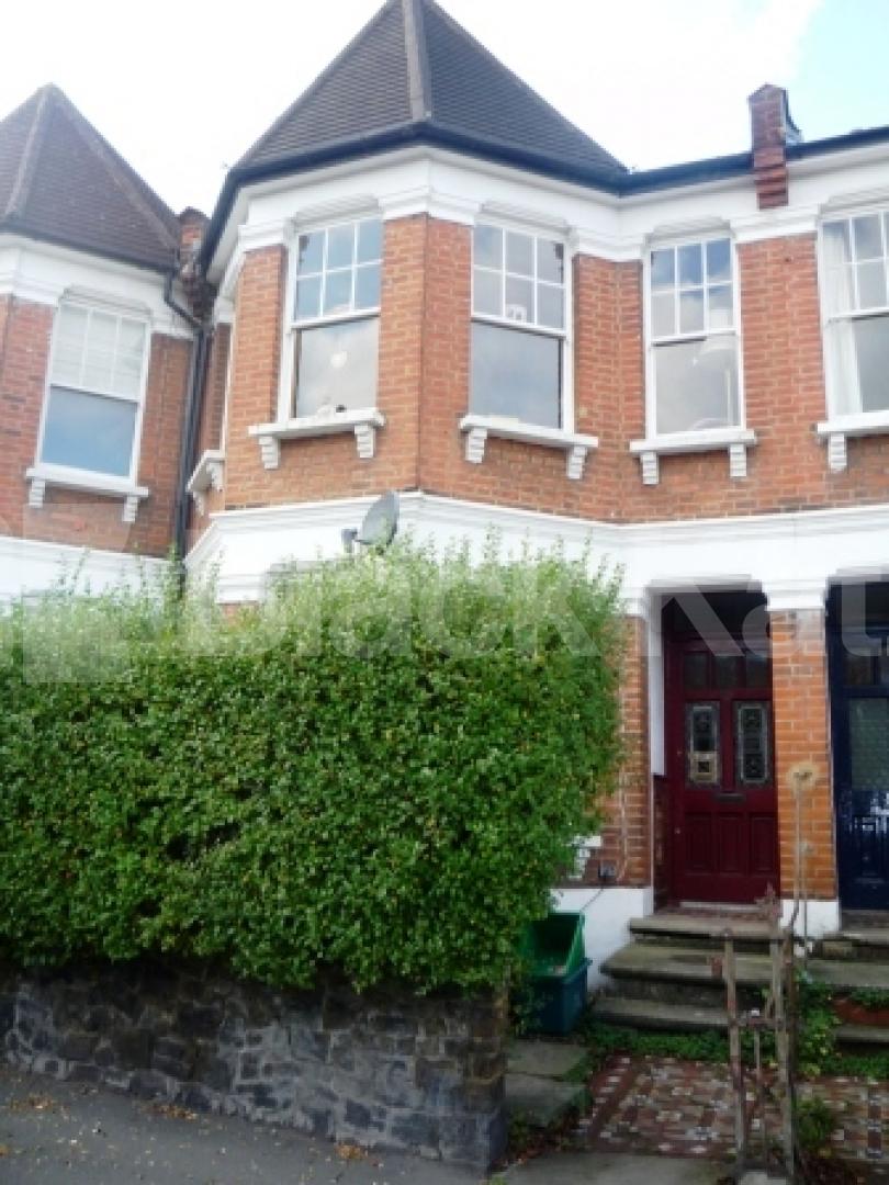 			LET, 2 Bedroom, 1 bath, 1 reception Ground Floor Flat			 Nightingale Lane, CROUCH END