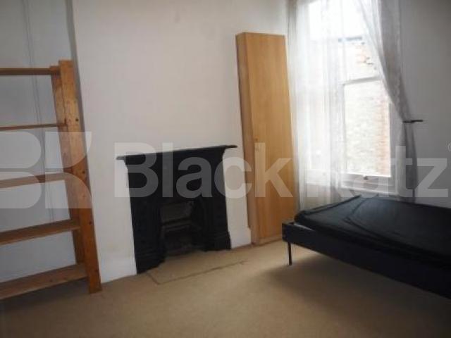 			NEW INSTRUCTION!, 2 Bedroom, 1 bath, 1 reception Flat			 Woodside Road, WOOD GREEN