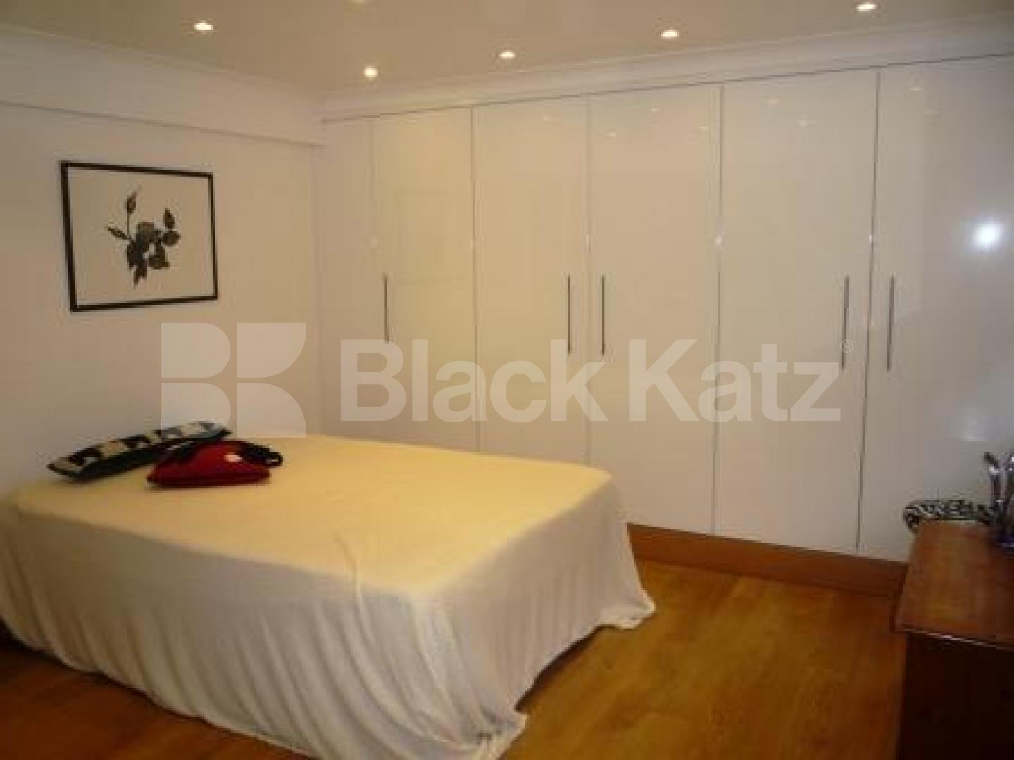 			INCLUSIVE OF ALL BILLS!, Studio Apartment, 1 bath, 1 reception Studio			 Fairfield Road, Crouch End