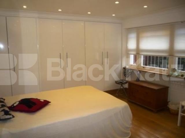 			INCLUSIVE OF ALL BILLS!, Studio Apartment, 1 bath, 1 reception Studio			 Fairfield Road, Crouch End