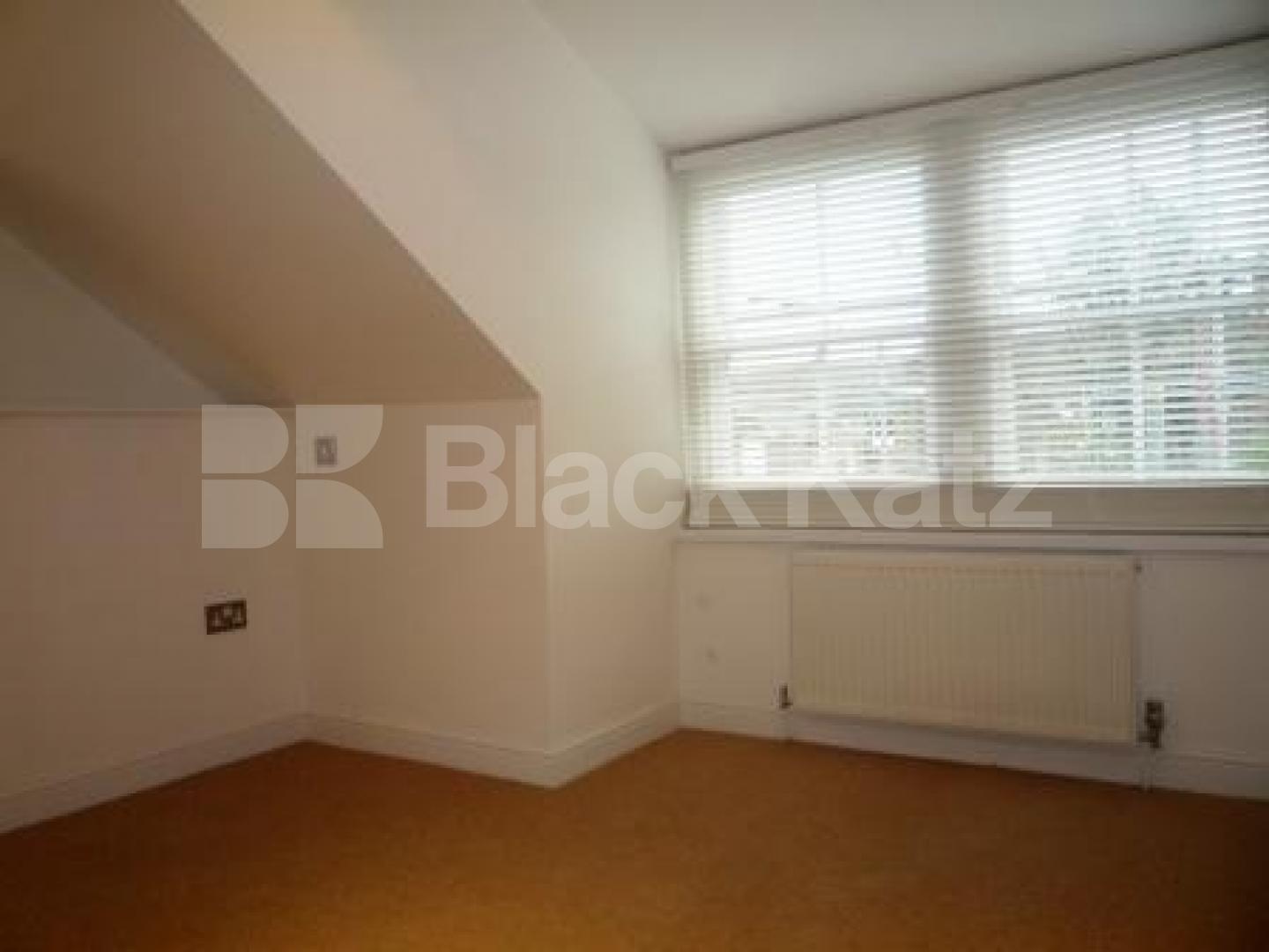 			LET, 1 Bedroom, 1 bath, 1 reception Flat			 Glebe Road, CROUCH END