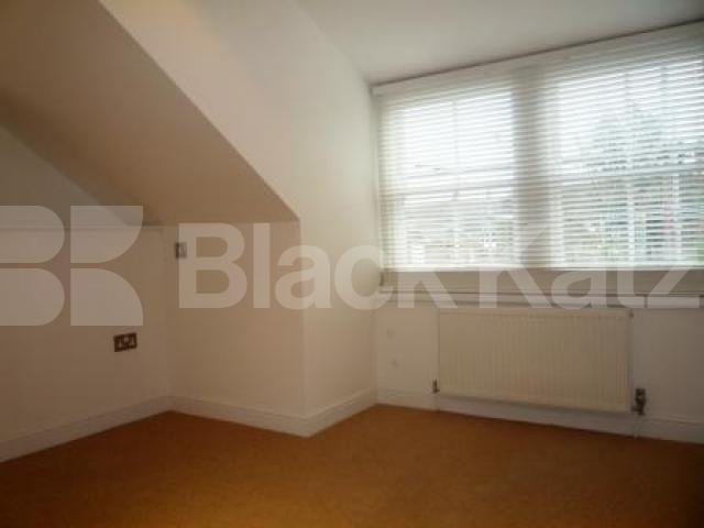 			LET, 1 Bedroom, 1 bath, 1 reception Flat			 Glebe Road, CROUCH END