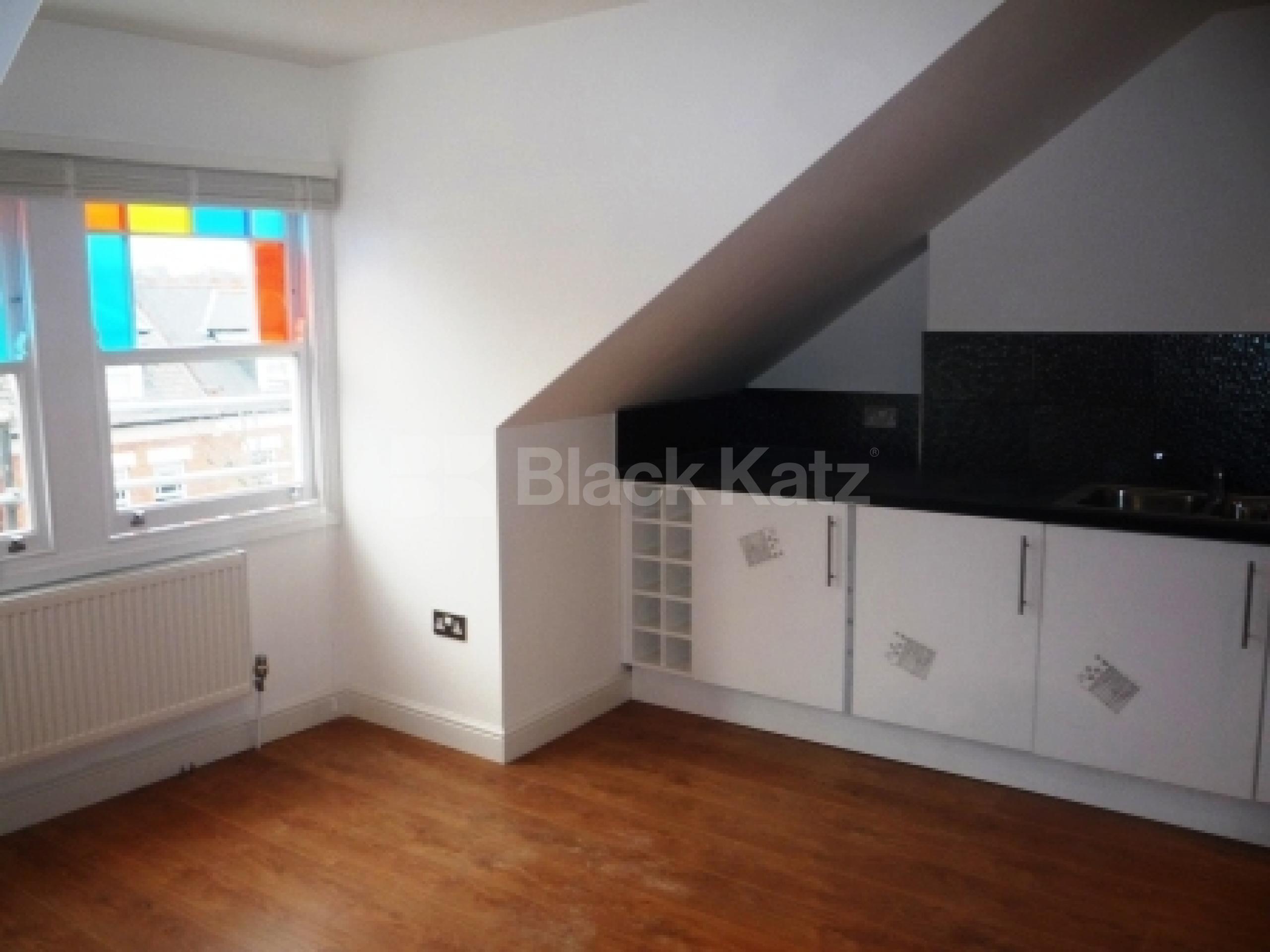			LET, 1 Bedroom, 1 bath, 1 reception Flat			 Glebe Road, CROUCH END N8