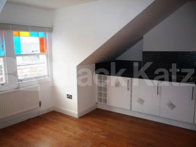 			LET, 1 Bedroom, 1 bath, 1 reception Flat			 Glebe Road, CROUCH END