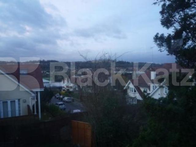 			2 Bedroom, 1 bath, 1 reception Flat			 Montenotte Road, CROUCH END N8