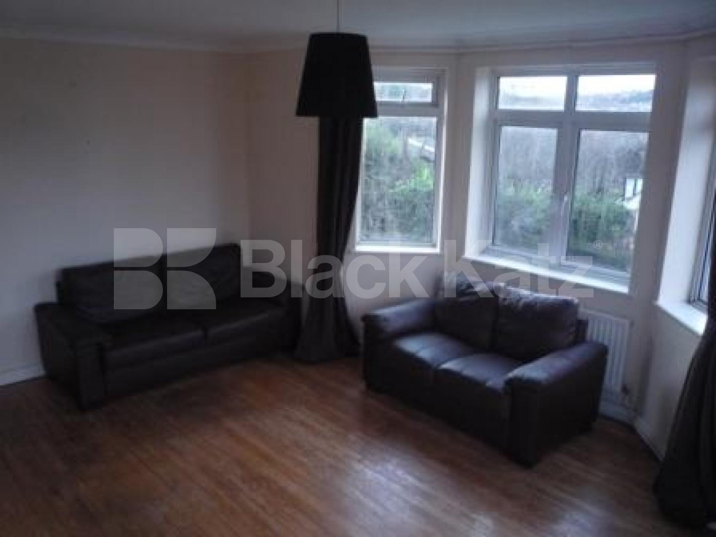 			2 Bedroom, 1 bath, 1 reception Flat			 Montenotte Road, CROUCH END N8