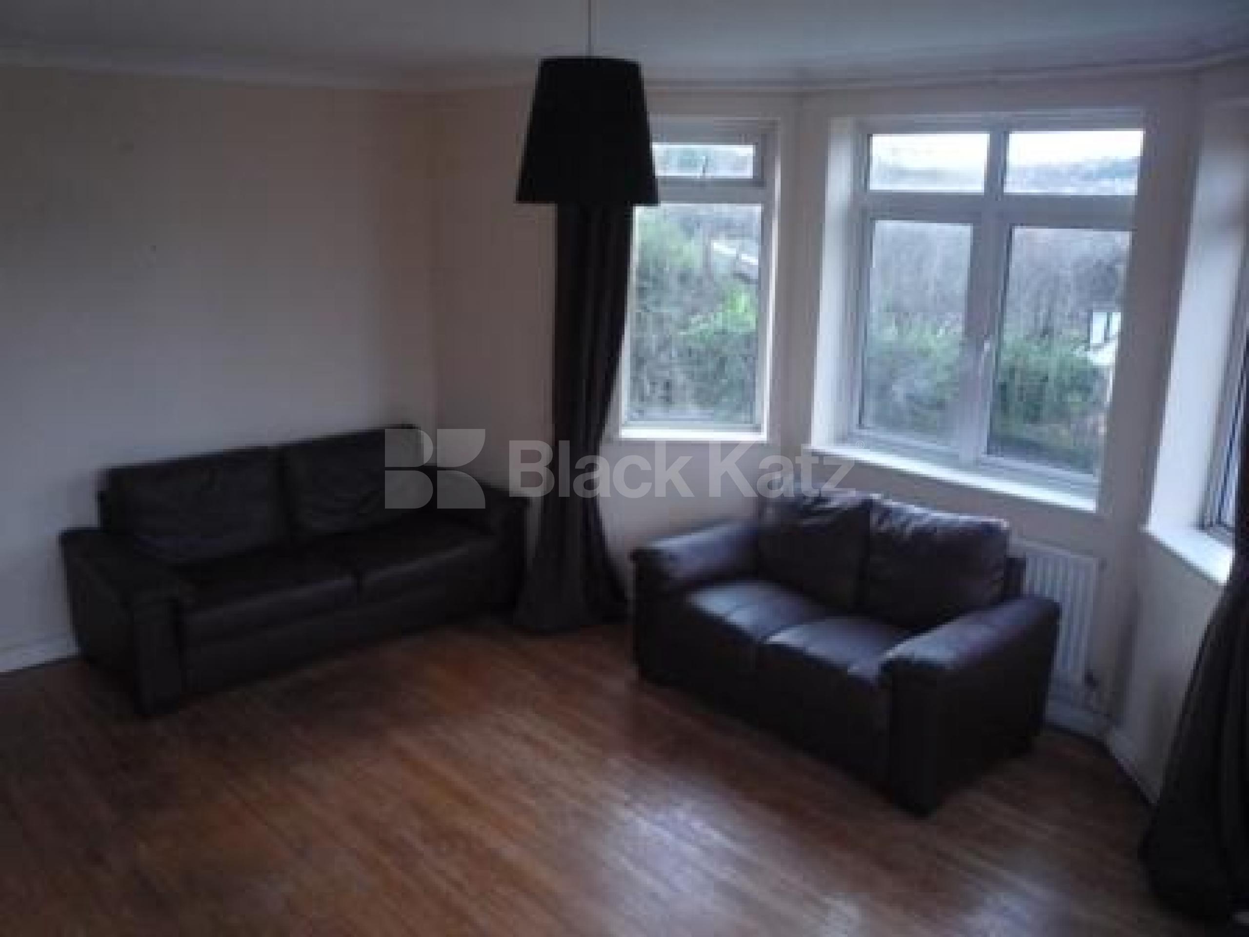 			2 Bedroom, 1 bath, 1 reception Flat			 Montenotte Road, CROUCH END N8 N8