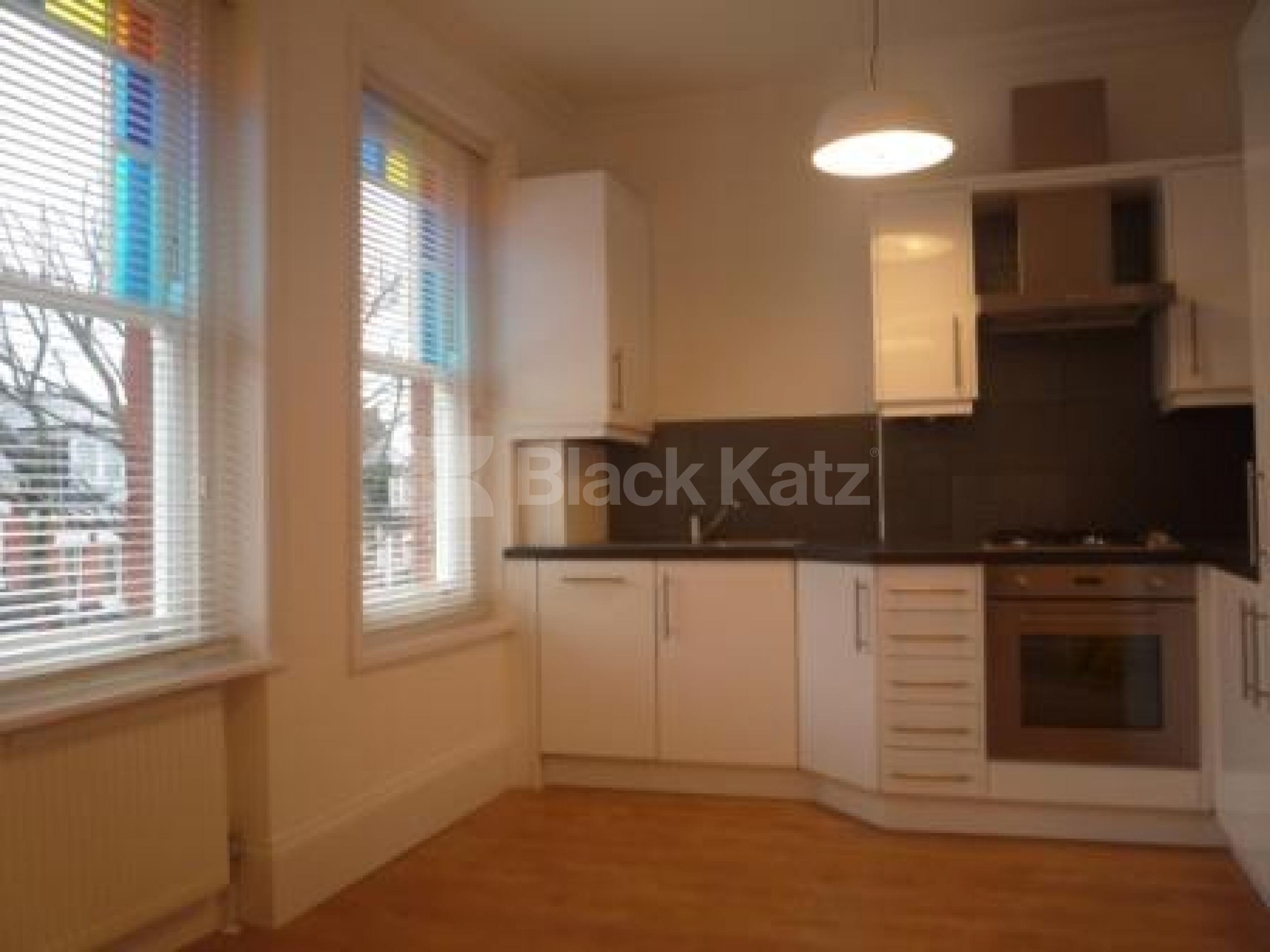 			A Must See Property !, 2 Bedroom, 1 bath, 1 reception Flat			 Glebe Road, CROUCH END N8
