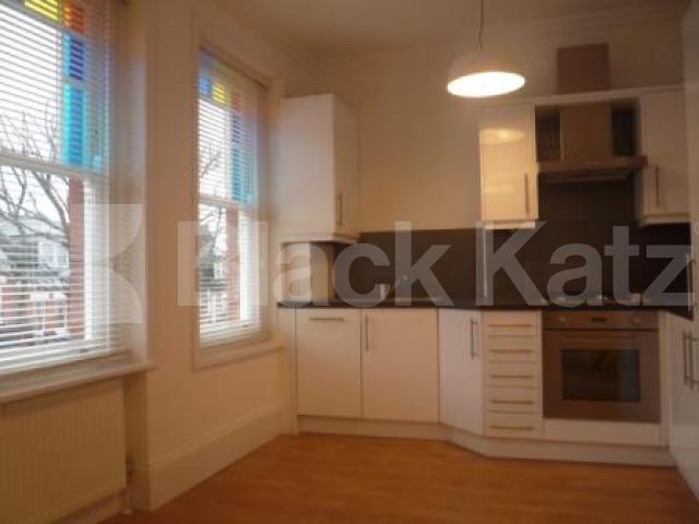 			A Must See Property !, 2 Bedroom, 1 bath, 1 reception Flat			 Glebe Road, CROUCH END