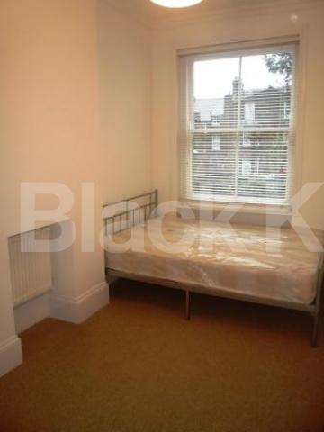 			A Must See Property !, 2 Bedroom, 1 bath, 1 reception Flat			 Glebe Road, CROUCH END