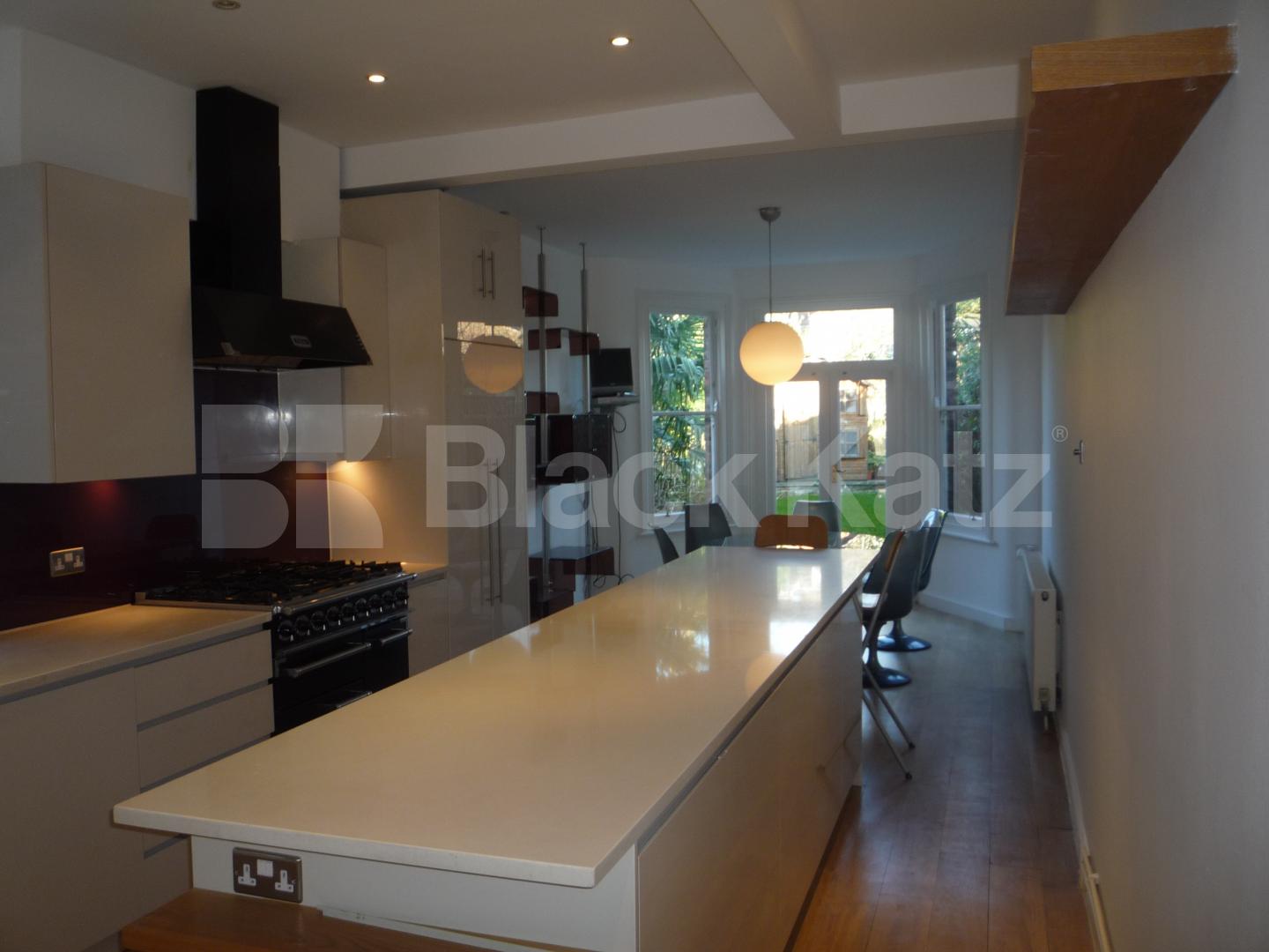 			5 Bedroom, 1 bath, 1 reception Terraced House			 Carysfort Road, CROUCH END