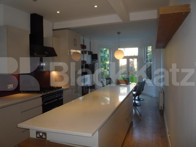 			5 Bedroom, 1 bath, 1 reception Terraced House			 Carysfort Road, CROUCH END