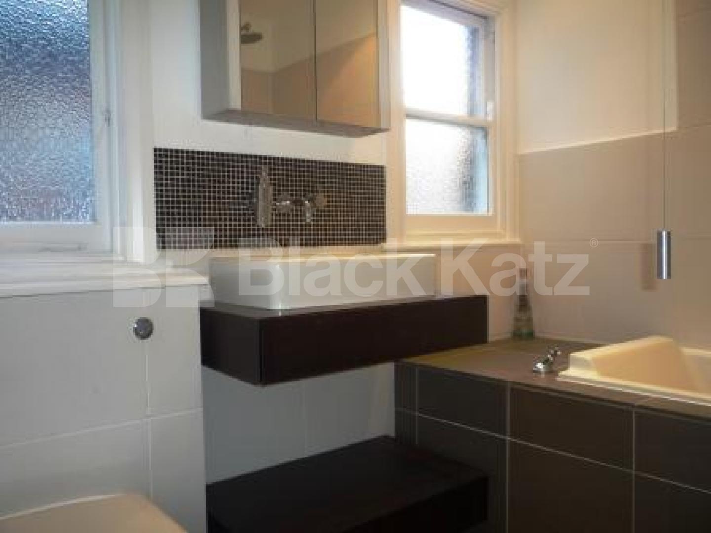 			5 Bedroom, 1 bath, 1 reception Terraced House			 Carysfort Road, CROUCH END