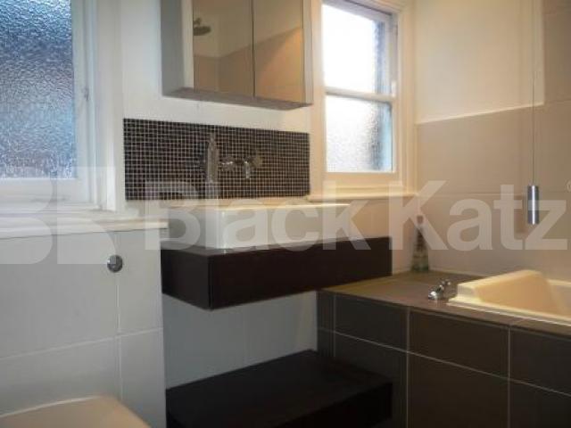 			5 Bedroom, 1 bath, 1 reception Terraced House			 Carysfort Road, CROUCH END