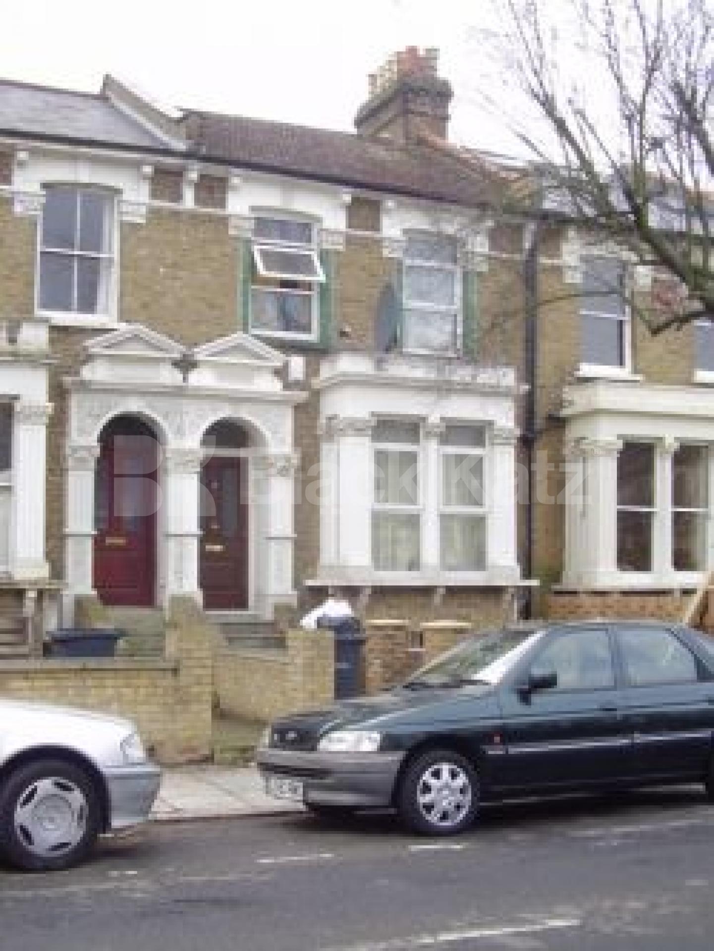 			5 Bedroom, 1 bath, 1 reception Flat			 Coninsbury Road, MANOR HOUSE/FINSBURY PARK N4 N4