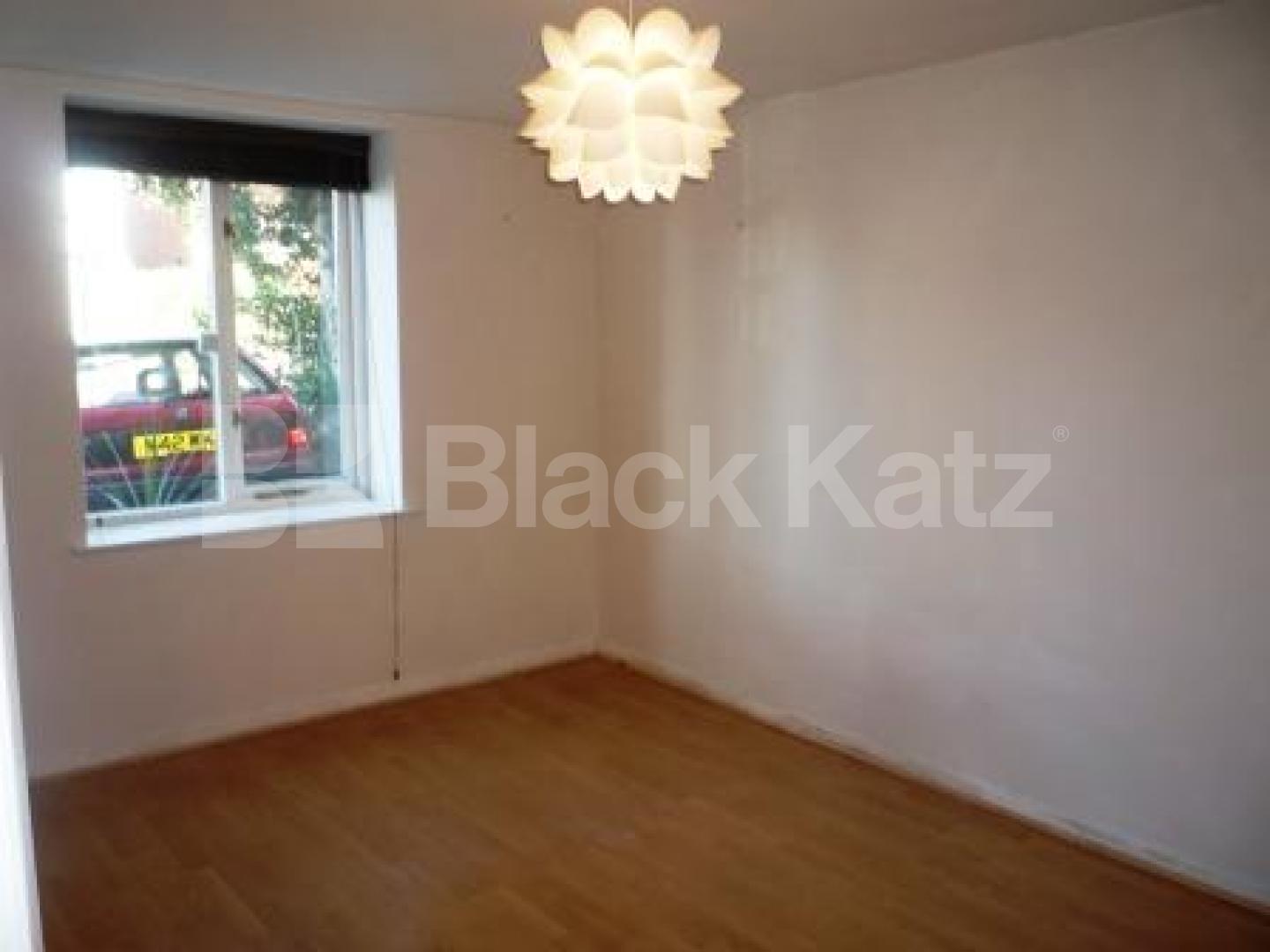 			LET, 2 Bedroom, 1 bath, 1 reception Ground Floor Flat			 Hillfield Avenue, CROUCH END