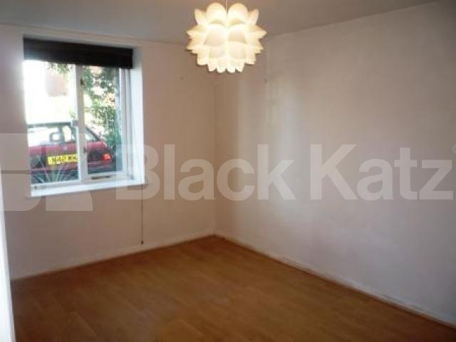 			LET, 2 Bedroom, 1 bath, 1 reception Ground Floor Flat			 Hillfield Avenue, CROUCH END