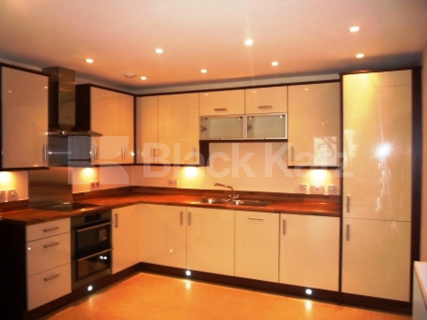 			LET, 2 Bedroom, 1 bath, 1 reception Serviced Apartments			 Park Road, CROUCH END