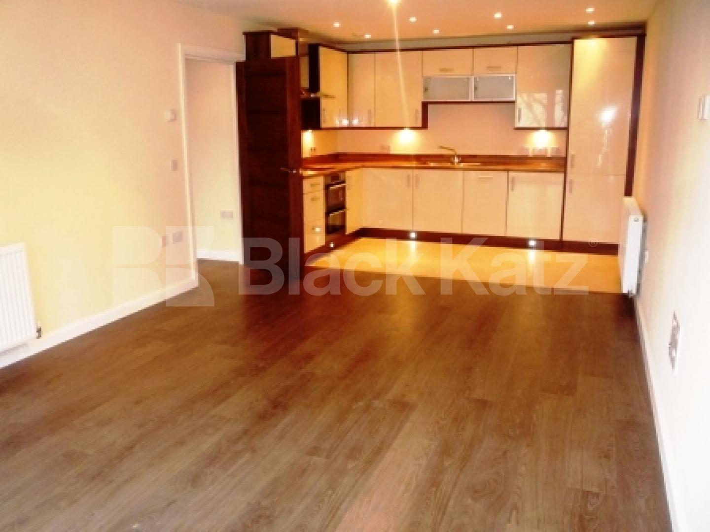 			LET, 2 Bedroom, 1 bath, 1 reception Serviced Apartments			 Park Road, CROUCH END