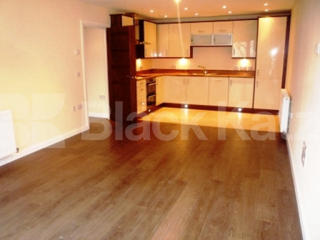 			LET, 2 Bedroom, 1 bath, 1 reception Serviced Apartments			 Park Road, CROUCH END