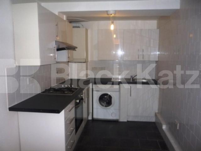 			3 Bedroom, 1 bath, 1 reception Ground Floor Flat			 Waverley Road, CROUCH END