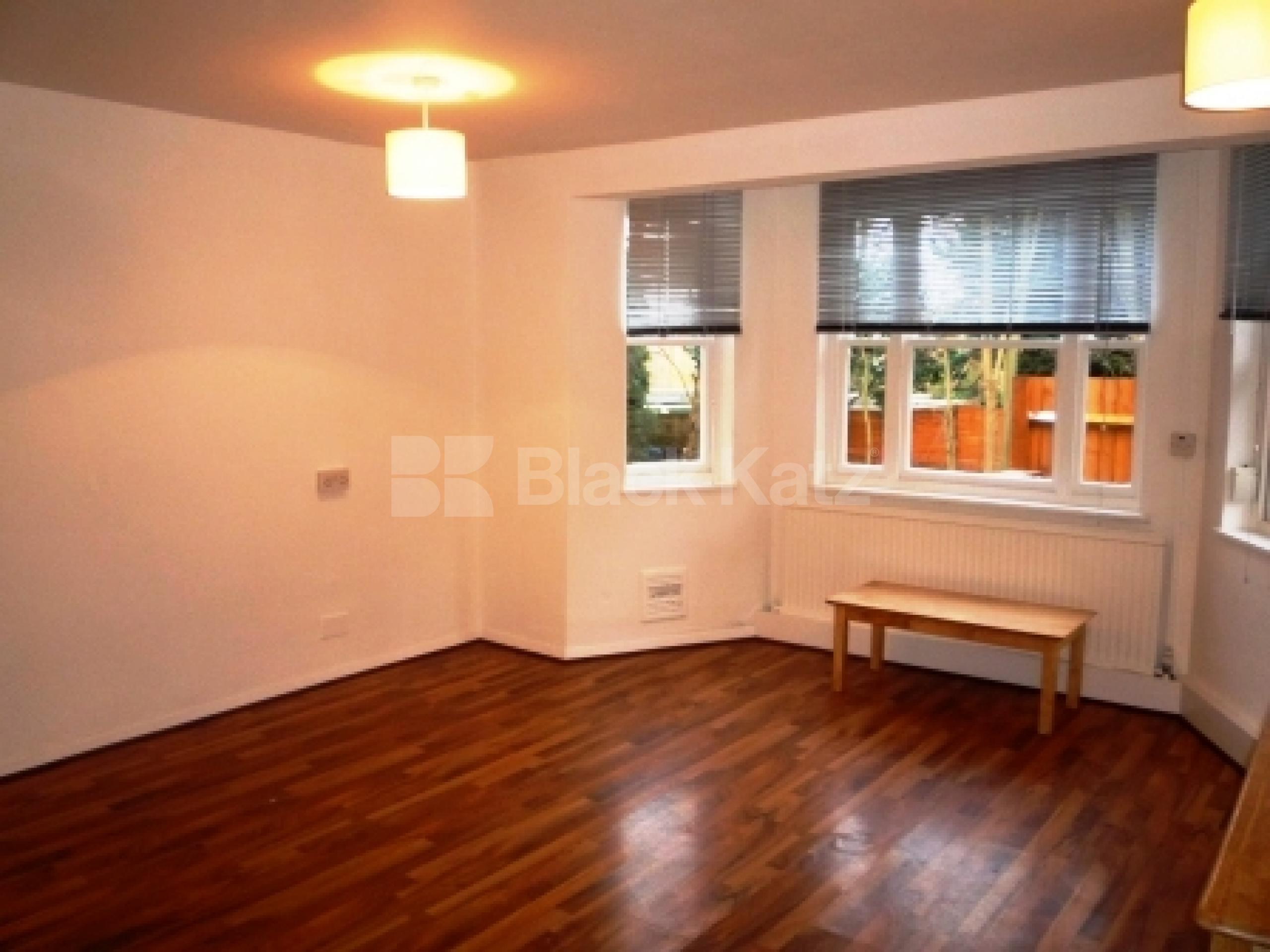			3 Bedroom, 1 bath, 1 reception Ground Floor Flat			 Waverley Road, CROUCH END N8