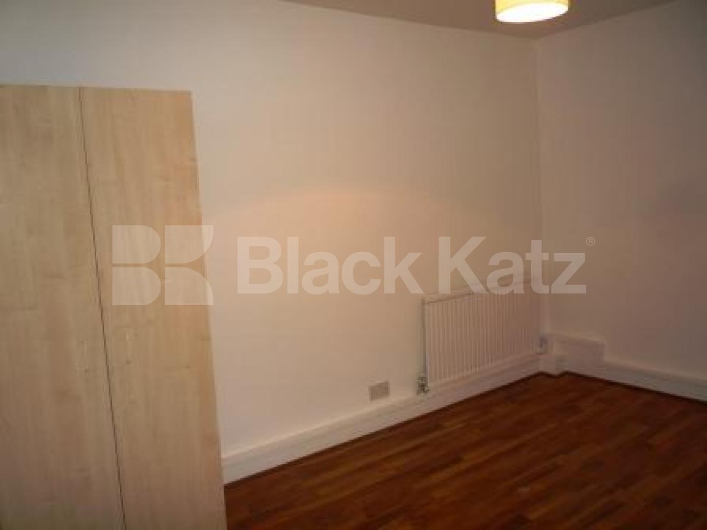 			3 Bedroom, 1 bath, 1 reception Ground Floor Flat			 Waverley Road, CROUCH END