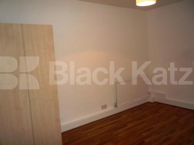 			3 Bedroom, 1 bath, 1 reception Ground Floor Flat			 Waverley Road, CROUCH END