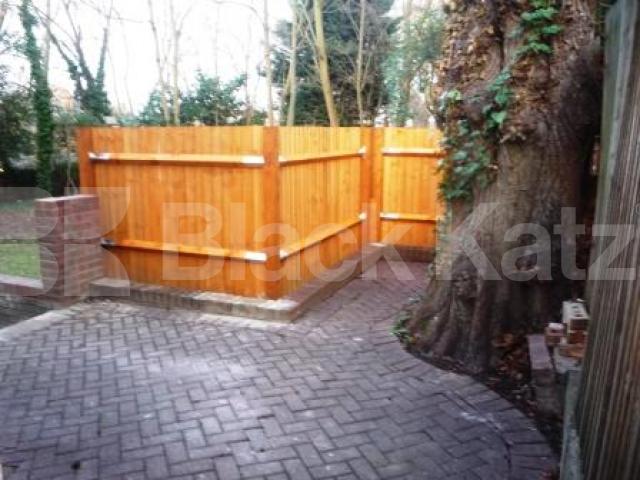 			3 Bedroom, 1 bath, 1 reception Ground Floor Flat			 Waverley Road, CROUCH END