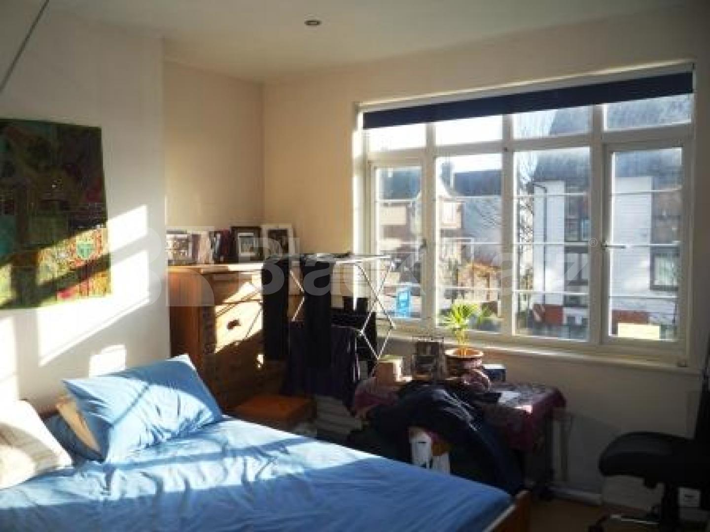 			2 Bedroom, 1 bath, 1 reception Flat			 Risborough Close, MUSWELL HILL N10