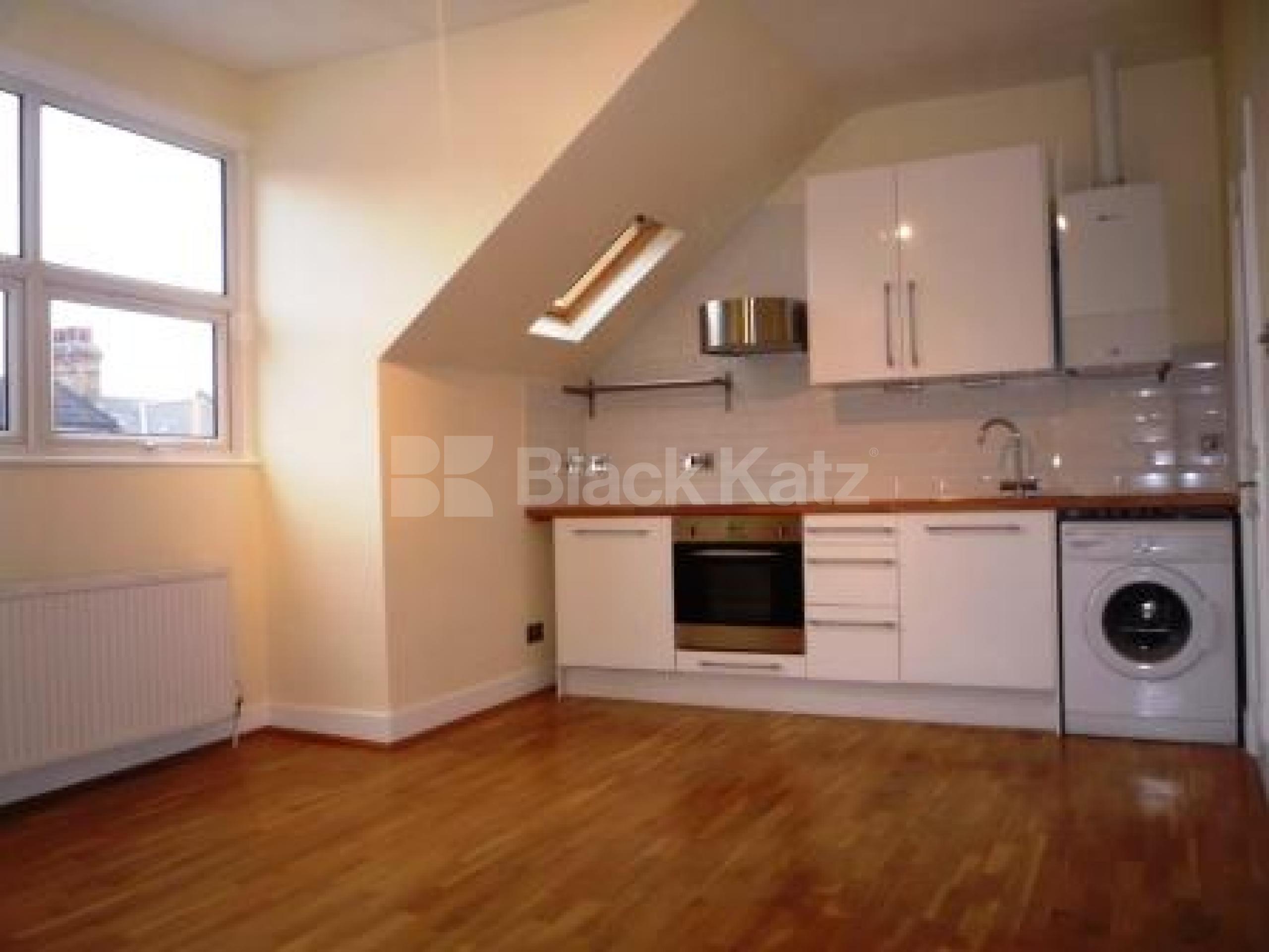 			LET, 1 Bedroom, 1 bath, 1 reception Flat			 Ferrestone Road, CROUCH END N8
