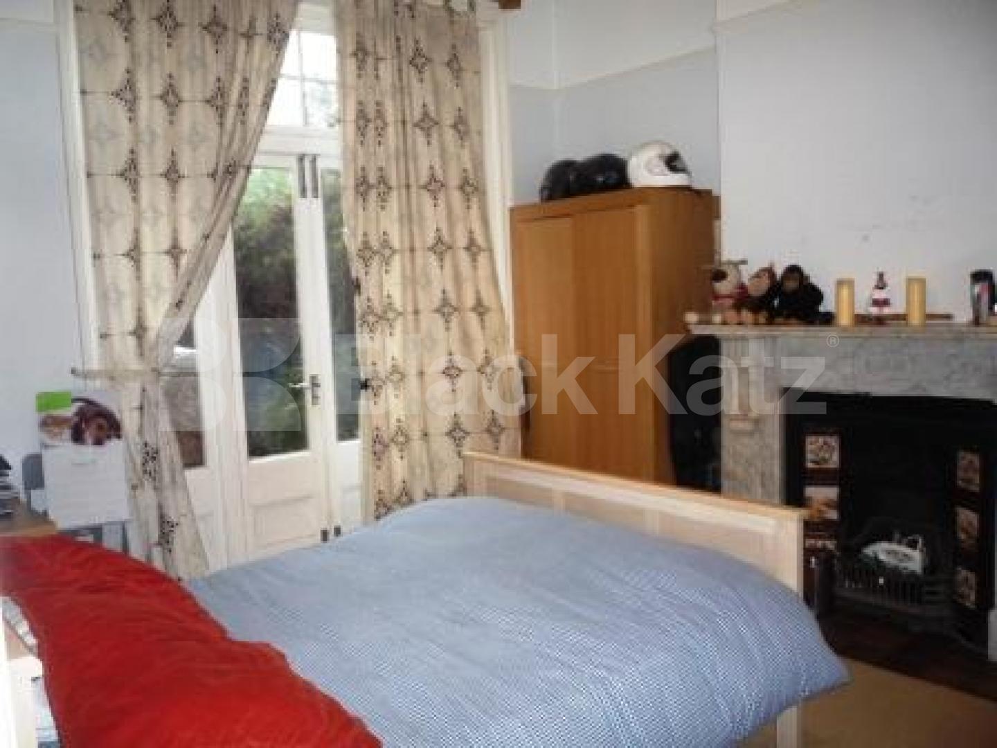 			PRIVATE GARDEN , 2 Bedroom, 1 bath, 1 reception Ground Floor Flat			 Priory Road, CROUCH END