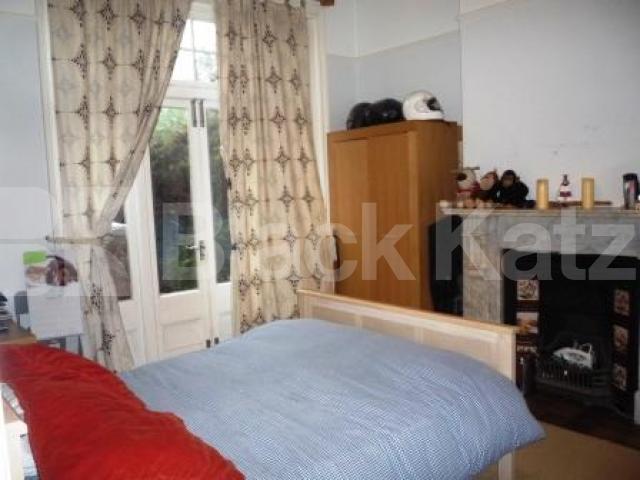 			PRIVATE GARDEN , 2 Bedroom, 1 bath, 1 reception Ground Floor Flat			 Priory Road, CROUCH END