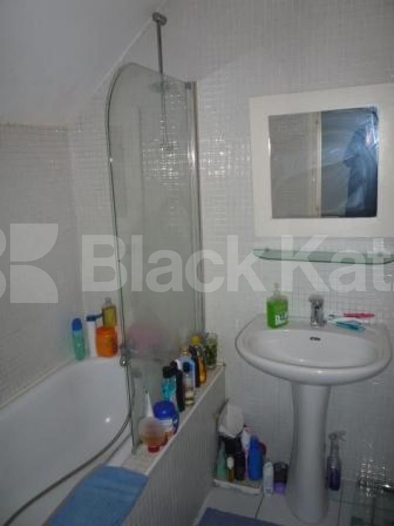 			PRIVATE GARDEN , 2 Bedroom, 1 bath, 1 reception Ground Floor Flat			 Priory Road, CROUCH END