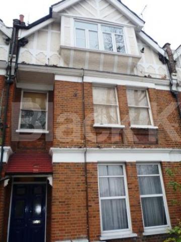 			PRIVATE GARDEN , 2 Bedroom, 1 bath, 1 reception Ground Floor Flat			 Priory Road, CROUCH END