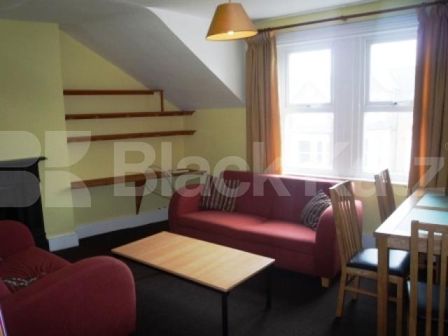 			ONLY 1 MONTH'S DEPOSIT, INSTEAD OF 6 WEEKS SAVING YOU £516!, 2 Bedroom, 1 bath, 1 reception Flat			 Church Lane, CROUCH END