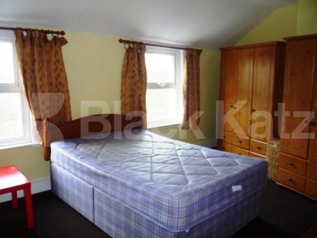 			ONLY 1 MONTH'S DEPOSIT, INSTEAD OF 6 WEEKS SAVING YOU £516!, 2 Bedroom, 1 bath, 1 reception Flat			 Church Lane, CROUCH END