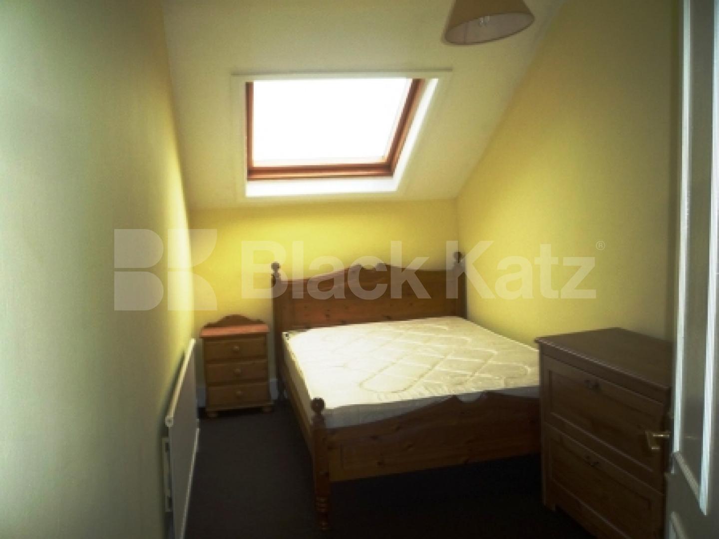 			ONLY 1 MONTH'S DEPOSIT, INSTEAD OF 6 WEEKS SAVING YOU £516!, 2 Bedroom, 1 bath, 1 reception Flat			 Church Lane, CROUCH END